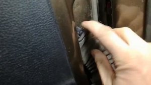 Не работает электрика в передних дверях( Skoda Roomster)