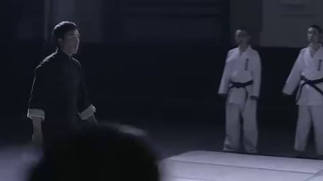 Бой: один против десятерых. Ип Ман учитель БРЮСА ЛИ/Battle one against ten. teacher of BRUCE LEE смотреть онлайн