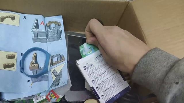 НАШЁЛ ЧАСЫ ARMANI, ЭЛЕКТРОННЫЕ КНИГИ, ОДЕЖДУ, ЕДУ! Как я зарабатываю лазая по мусоркам Питера!