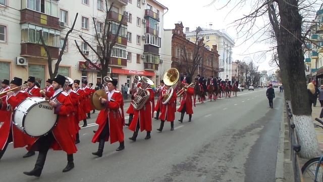 Краснодар. Кубанские казаки. Смена караула. смотреть онлайн