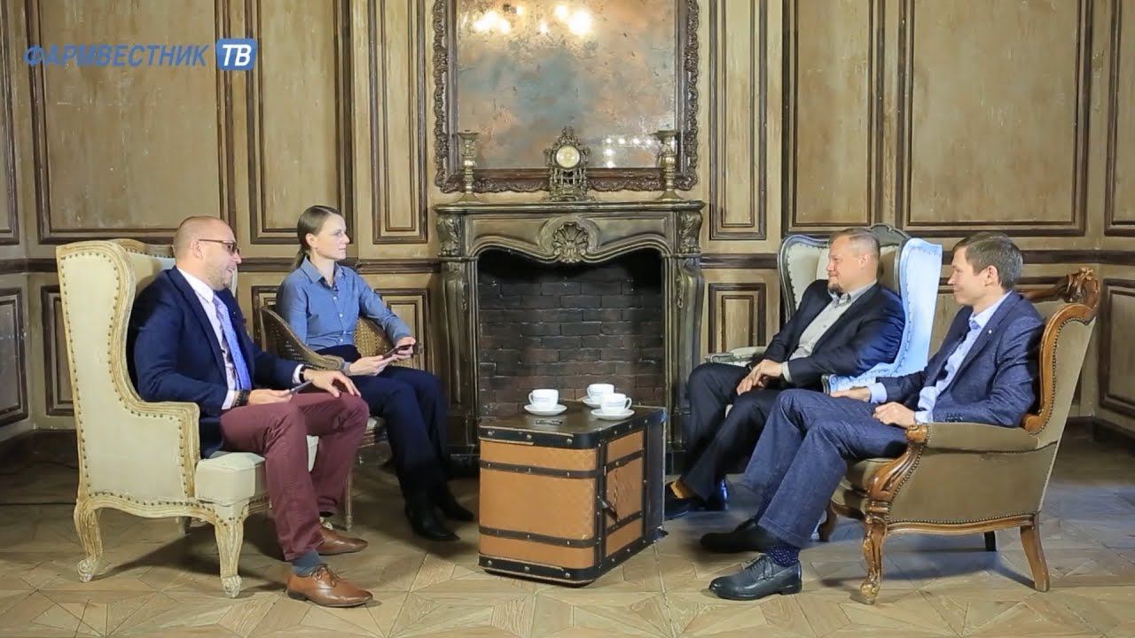 «У редакционного камина» с Евгением Смирновым и Константином Ивановым смотреть онлайн