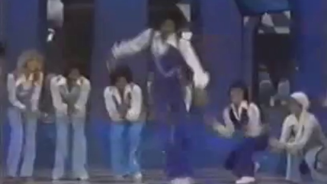 Майкл Джексон бьет степ смотреть онлайн