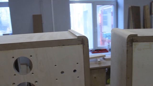 Новые корпуса для колонок JBL L300.