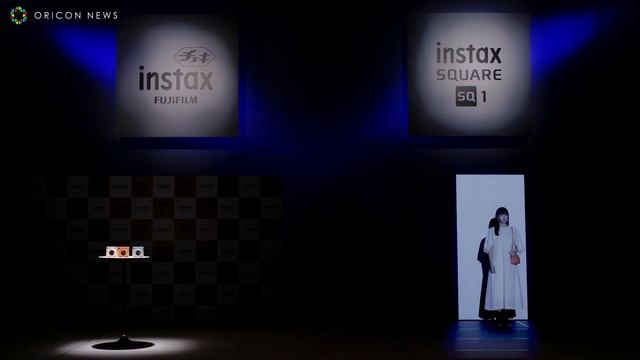 広瀬すず、“ひとり会見”　1人4役で見事演じ分け　富士フイルム「instax“チェキ”広瀬すず“ひとり”新製品発表会 смотреть онлайн
