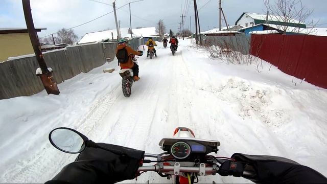 ? Зимнее мото-движение до деревни Вампугол на эндуро! KAYO T4 смотреть онлайн