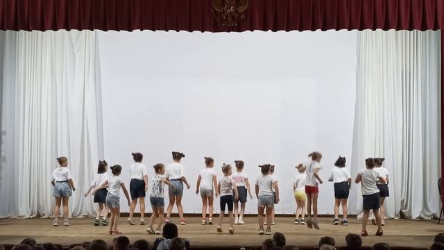 Танец Енотики от 14 и 15 отряда смотреть онлайн