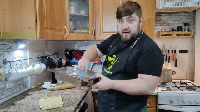 Хрустящие сырные палочки. Сырная соломка простая закуска в духовке смотреть онлайн