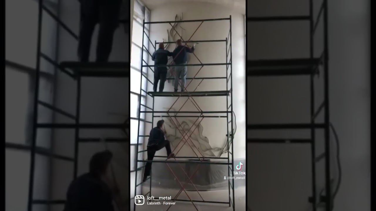 Инсталляция над камином 