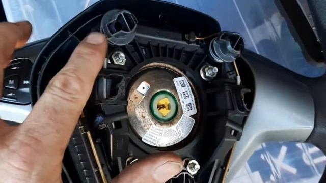 Ford Fiesta Mk7 Mk8 Airbag Steering Wheel Removal Start to Finish. смотреть онлайн