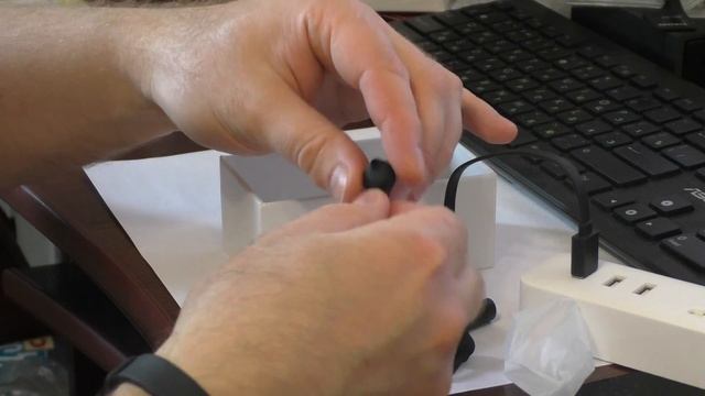 Обзор и распаковка Xiaomi Bluetooth V4.1 Hands Free Earphone (BLACK) от магазина GearBest смотреть онлайн