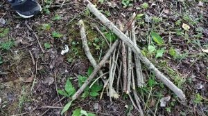 База в лесу/Самодельный домик в лесу/Ловушки и оружие