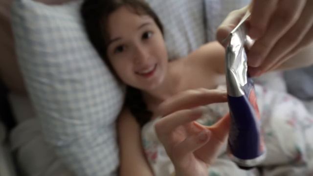 ASMR Innocent girlfriend comforts you in bed💕 смотреть онлайн