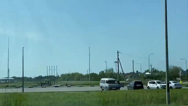 15.05.23. Банановое дерево во дворе. Сажаем виноград. смотреть онлайн