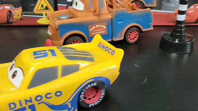 Машинки из мультика Тачки Крус Рамирес Метр 18см Cars смотреть онлайн