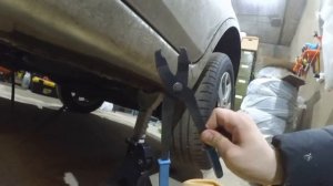 Ford Fiesta замена топливного фильтра без ямы, регистрации и смс/  #fiesta, #заменатопливногофильтр