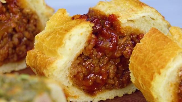 Вырезаем из багета тонкий кусок и заполняем. Классные горячие закуски к празднику! смотреть онлайн
