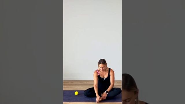 Как убрать отечность? Больше упражнений в видео на канале! #отечность #отеклиноги #отеки смотреть онлайн