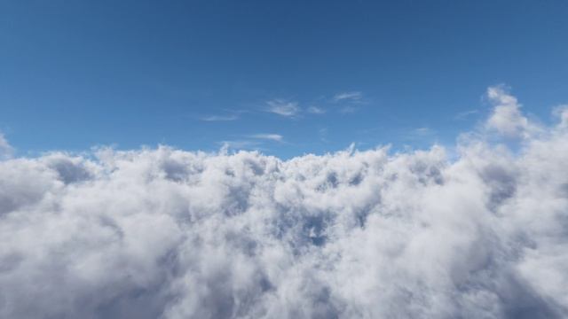 Бесплатный Футаж Облака - Полёт через облака. Бесконечный цикл. Бесконечный цикл смотреть онлайн