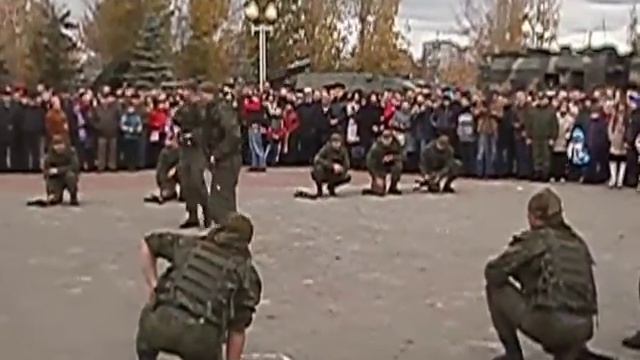 Выступление Таманской дивизии в парке Победы, Саратов смотреть онлайн