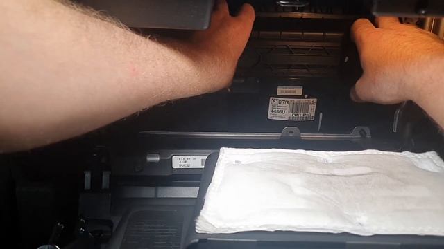 Vauxhall opel mokka pollen cabin filter replacement due to windscreen misting, how to replace easil смотреть онлайн