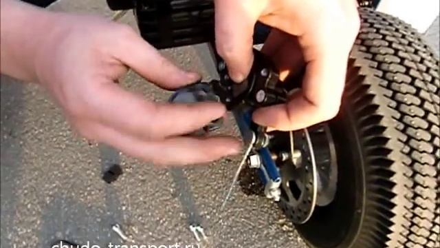 Замена тормозных колодок на мотосамокате Вектор-3.wmv смотреть онлайн