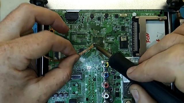 Нижний подогрев YIHUA YH-853A первое включение... смотреть онлайн