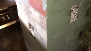 Приток воздуха в парную, он же слив воды с пола парной.