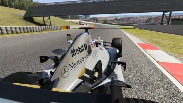 McLaren MP4-20 at Barcelona - 1.14.298 hotlap смотреть онлайн
