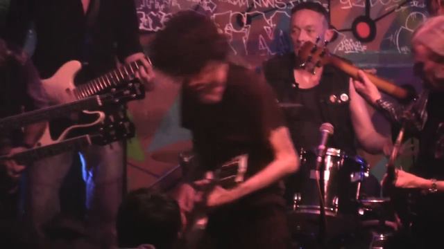 Steve Mackay & Mike Watt à la Miroiterie смотреть онлайн