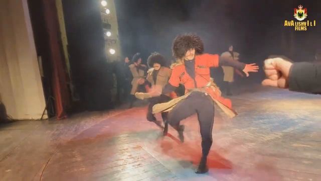 UNBELIEVABLE GEORGIAN DANCE | KAZBEGURI смотреть онлайн