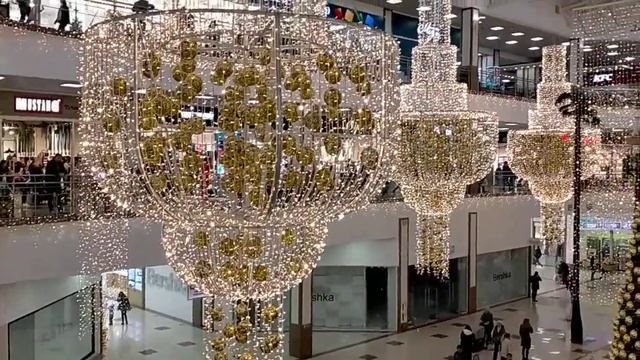 А в магазинах уже Новый год . ТЦ Красная Площадь в Краснодаре. смотреть онлайн