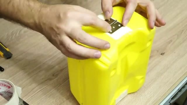 Узнав этот секрет ты больше никогда не выбросишь пластиковую канистру просто смотри. смотреть онлайн