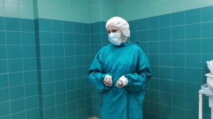 Надевание стерильного халата правильное