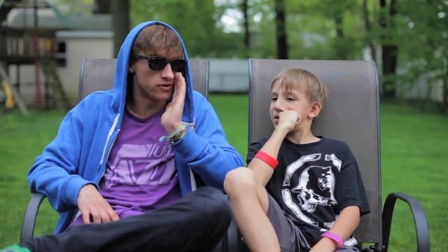 INTERVIEWING A 5TH GRADER смотреть онлайн