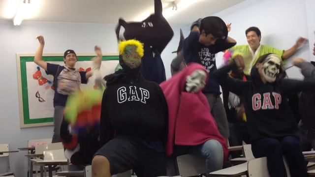Harlem Shake School - Turma 931 смотреть онлайн