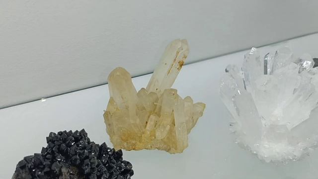 Кварц, Горный хрусталь, друза кристаллов. смотреть онлайн