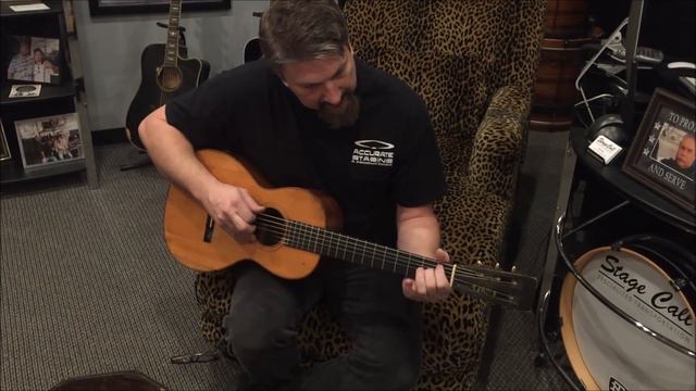 Very Old 1833 Martin Acoustic Guitar смотреть онлайн