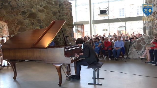 2017 07 15 1 Piesiniai skambes muzika Viktoras Paukstelis J S Bach Prancuziska siuita Nr 5 смотреть онлайн