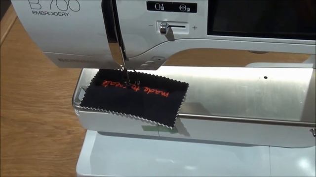 Bernina B700 Stickmaschine Deutsch