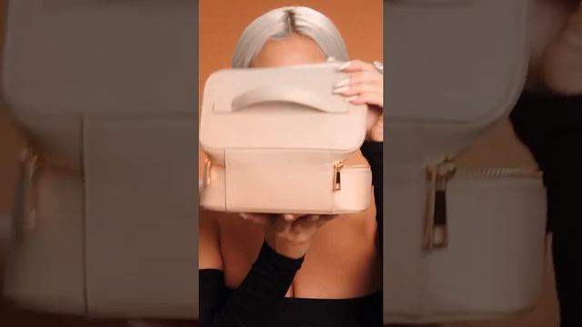 Lady Gaga - Italian Glam Collection смотреть онлайн