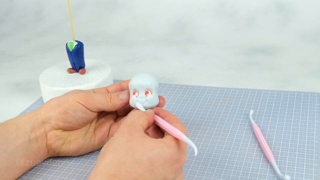 Малыш Дракула из мастики. Как слепить фигурку на торт Хеллоуин. смотреть онлайн