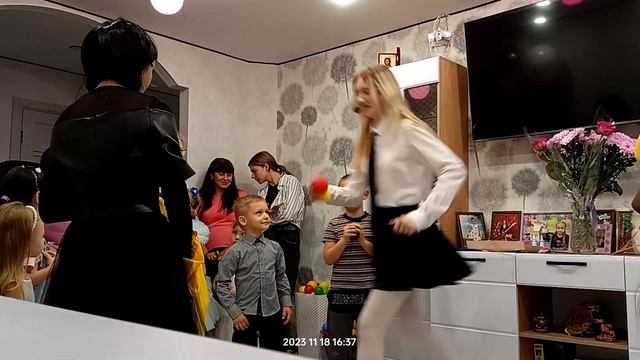 Влог День Рождения у Близняшек Ники и Киры?/Vlog/День Рождения! смотреть онлайн