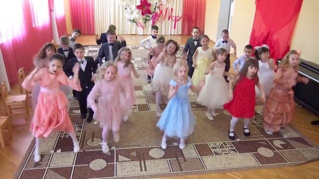 Танец "Солнышко" в детском саду смотреть онлайн