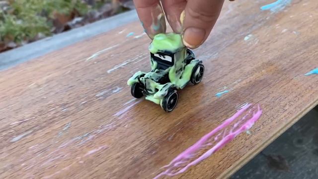 Disney Pixar Cars falling into deep pool | Lightning McQueen, Rayo Mcqueen, Finn, Frank смотреть онлайн