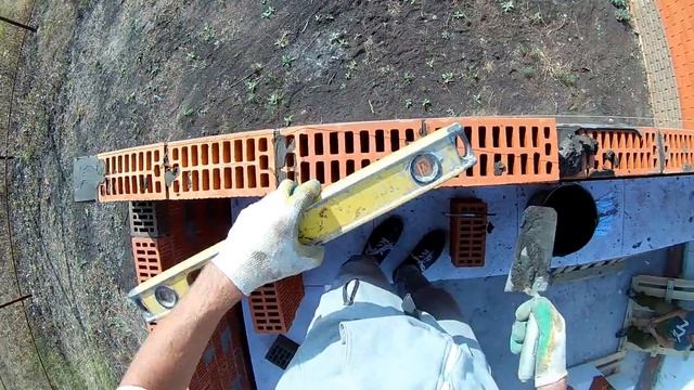 10 минут ГЛАЗАМИ КАМЕНЩИКА!КЛАДКА КИРПИЧА НА ФРОНТОНЕ!ВИД С ЧЕРЕПА! смотреть онлайн