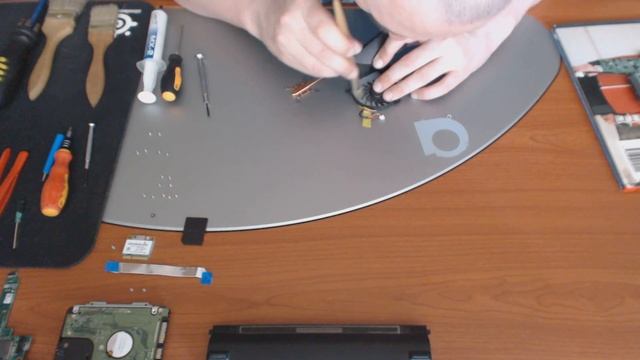 Disassembly ASUS EEE PC 1225 1225C RED017W смотреть онлайн