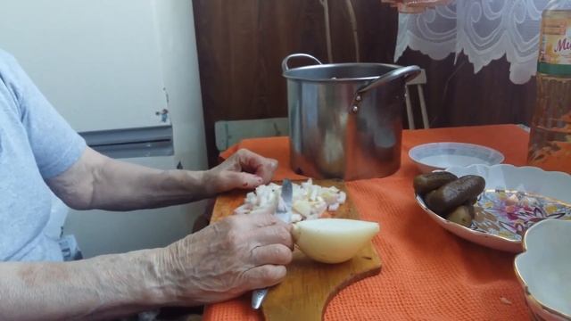 سلاط فنيكريد من يد ماما نطاليا +دردشة معها حول عيد النصر بروسيا /салат винегрет