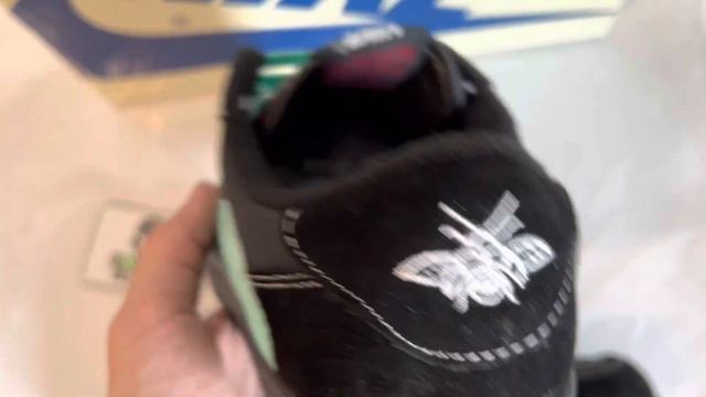 Кроссовки Jordan Tiffany Cactus Jack смотреть онлайн