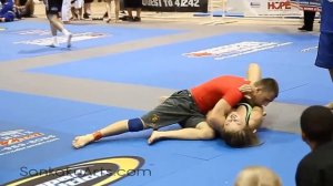 Парень против девушки. Турнир по борьбе