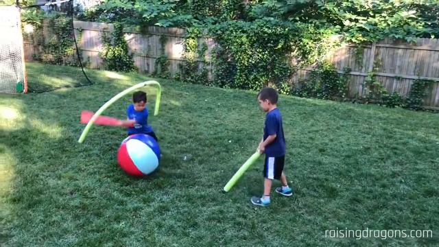 Beach Ball Pool Noodle Game - fun outdoor summer hockey kids game activity смотреть онлайн